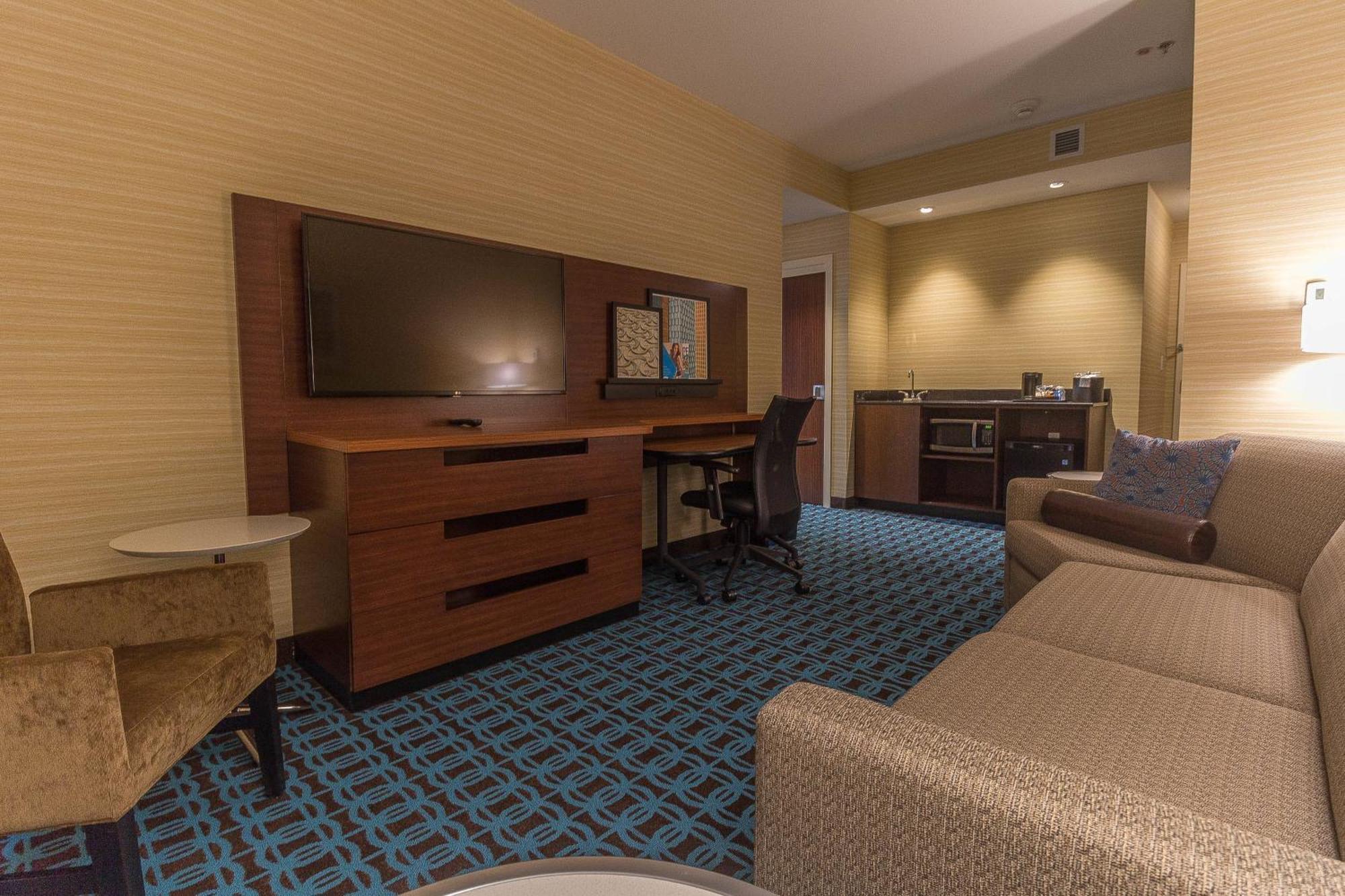 Fairfield Inn & Suites By Marriott Regina Exterior photo